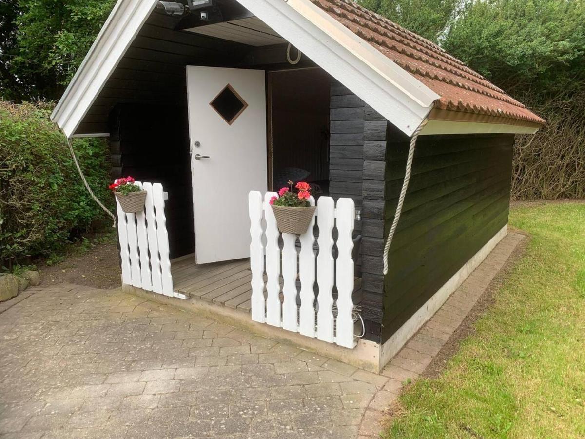 Stunning Romantik Cabin Close To Baltic Sea Vila Idestrup Exterior foto